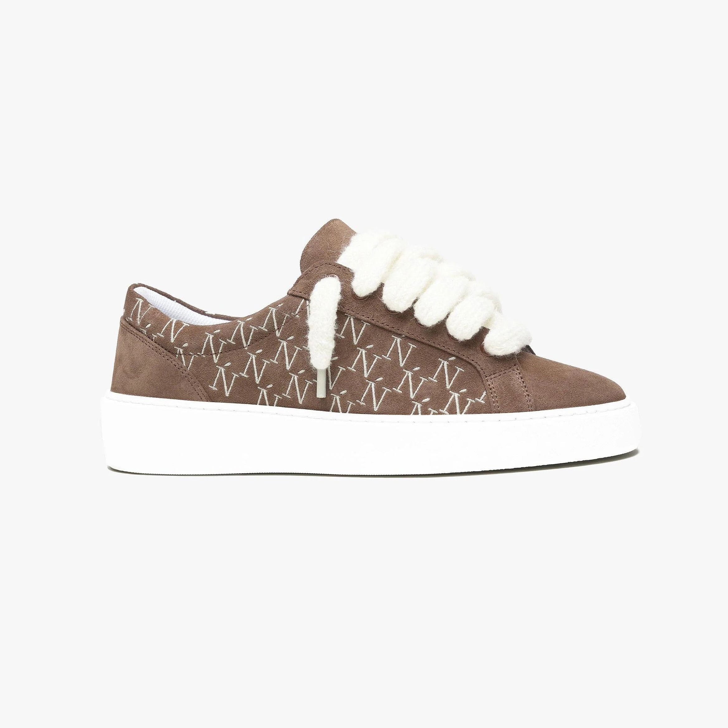numeriś-signet-almond-side-profile-british-luxury-sneakers